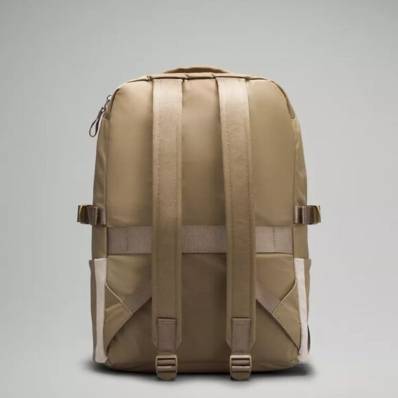 New Crew Backpack 22L
Logo - Picture 3 of 7